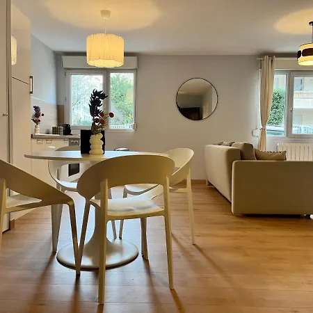 Leeroy アパート *